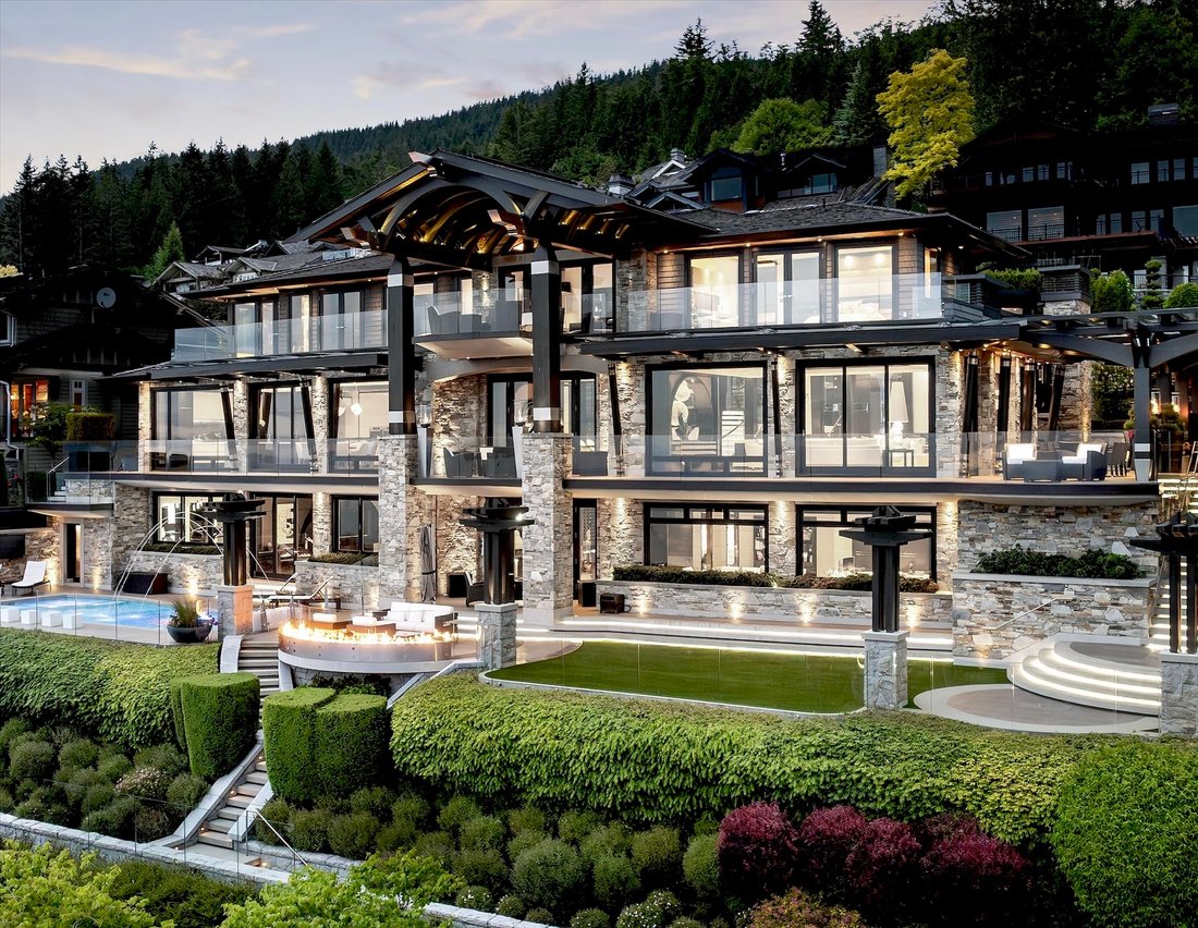 House in West Vancouver, British Columbia, Canada 2 - 18918319
