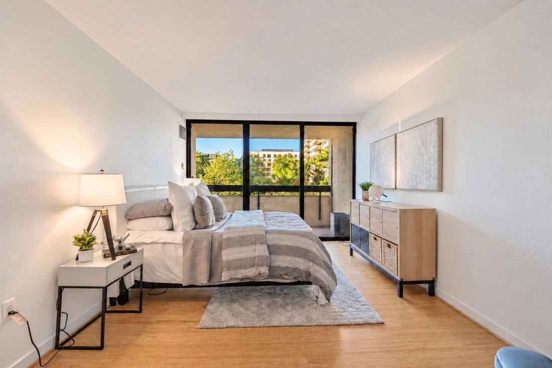 Condo in Alexandria, Virginia, United States 3 - 18903714