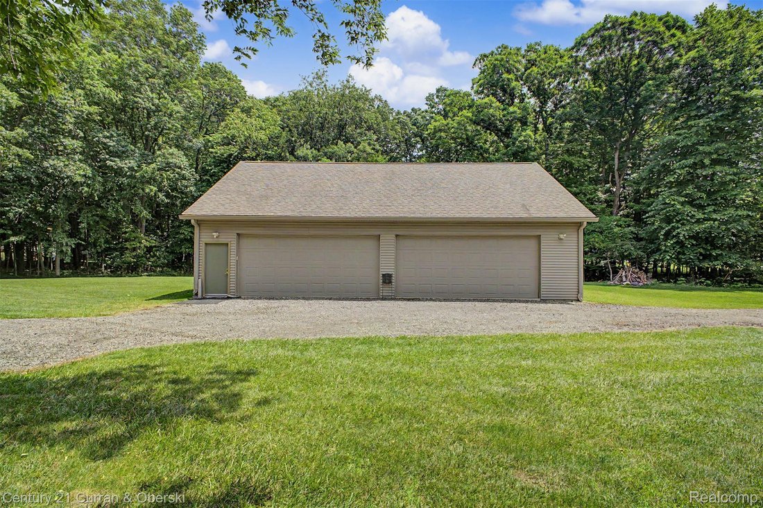 House in Brighton, Michigan, United States 2 - 18913748