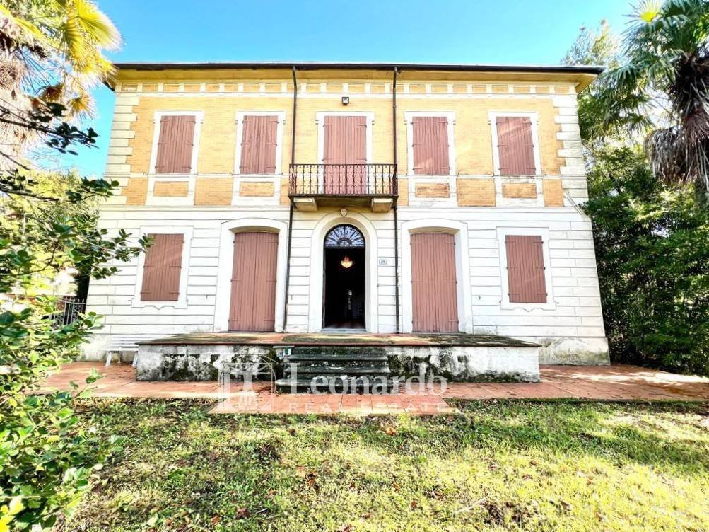 Villa in Camaiore, Tuscany, Italy 1 - 18912102