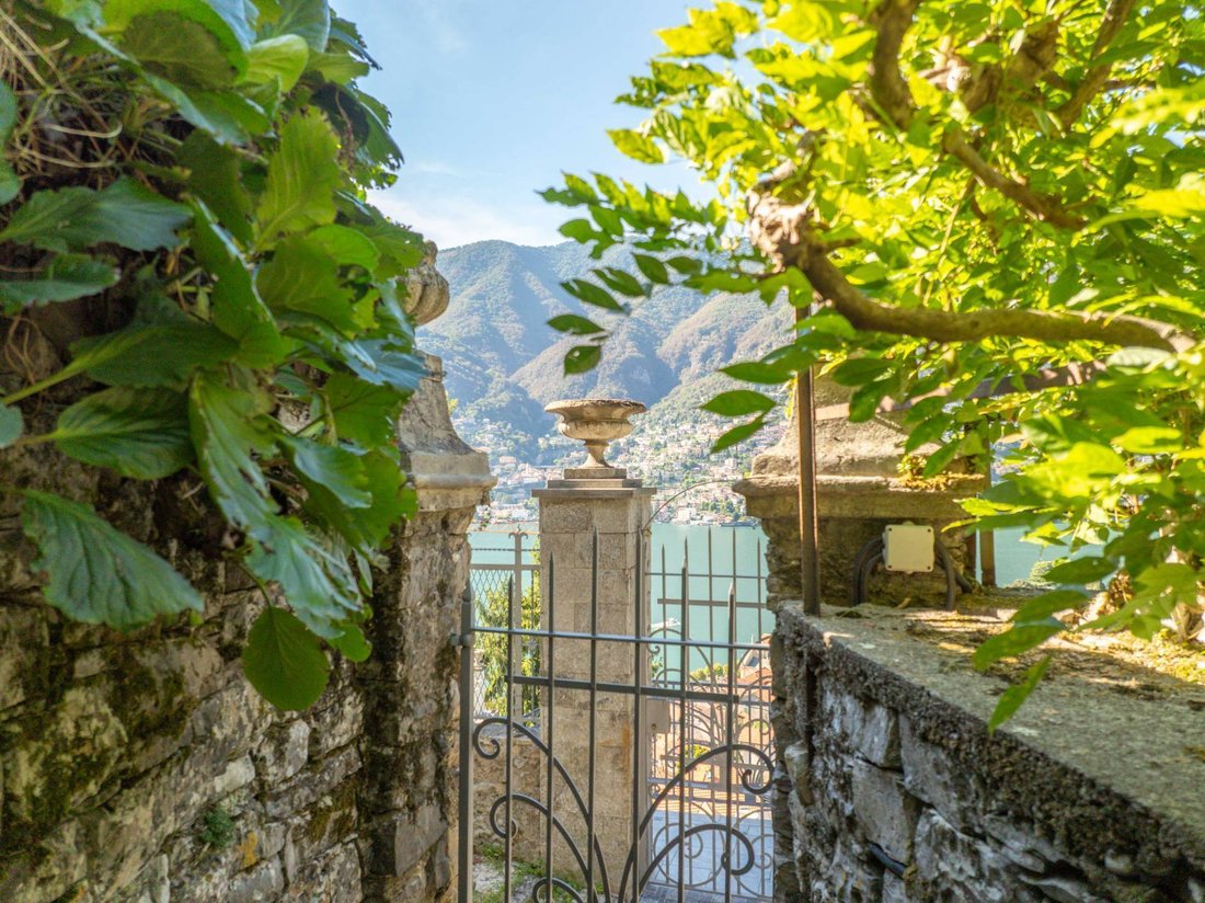 Villa in Torno, Lombardy, Lombardy, Italy 3 - 18912108