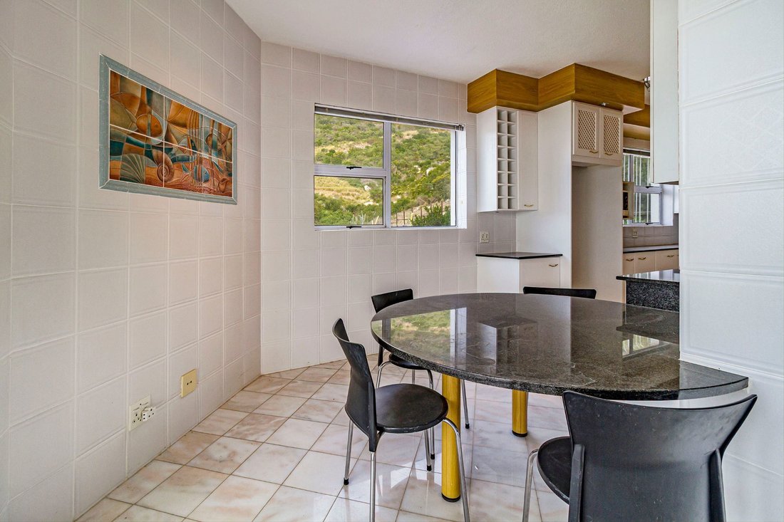 House in Mountainside, Helderberg, Cape Town 5 - 18909005
