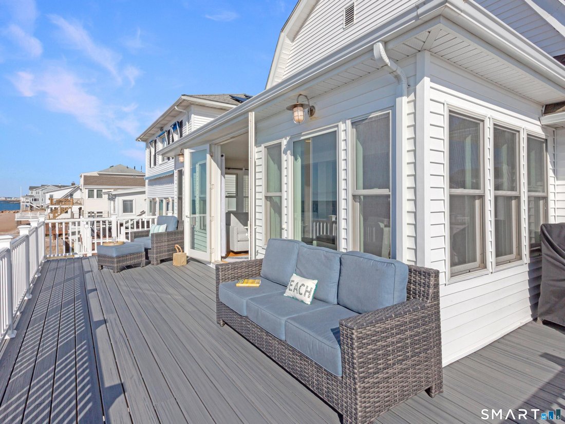 House in East Haven, Connecticut, United States 5 - 18913002