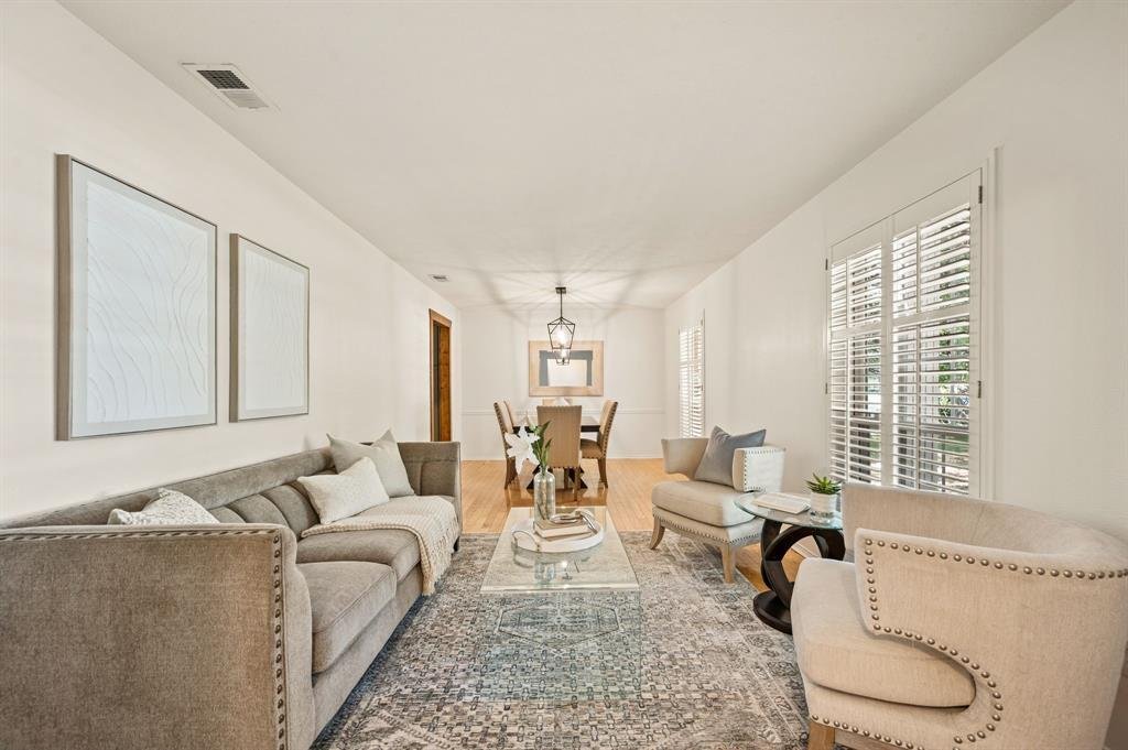 House in Farmers Branch, Texas, United States 3 - 18906593