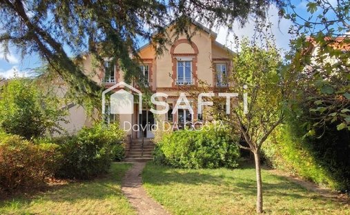 House in La Faiencerie-Le Clos Saint Cyr, Bourg-la-Reine, France 1