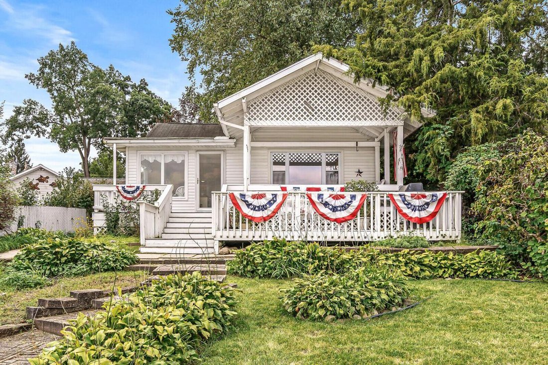 House in Edwardsburg, Michigan, United States 1 - 18913780