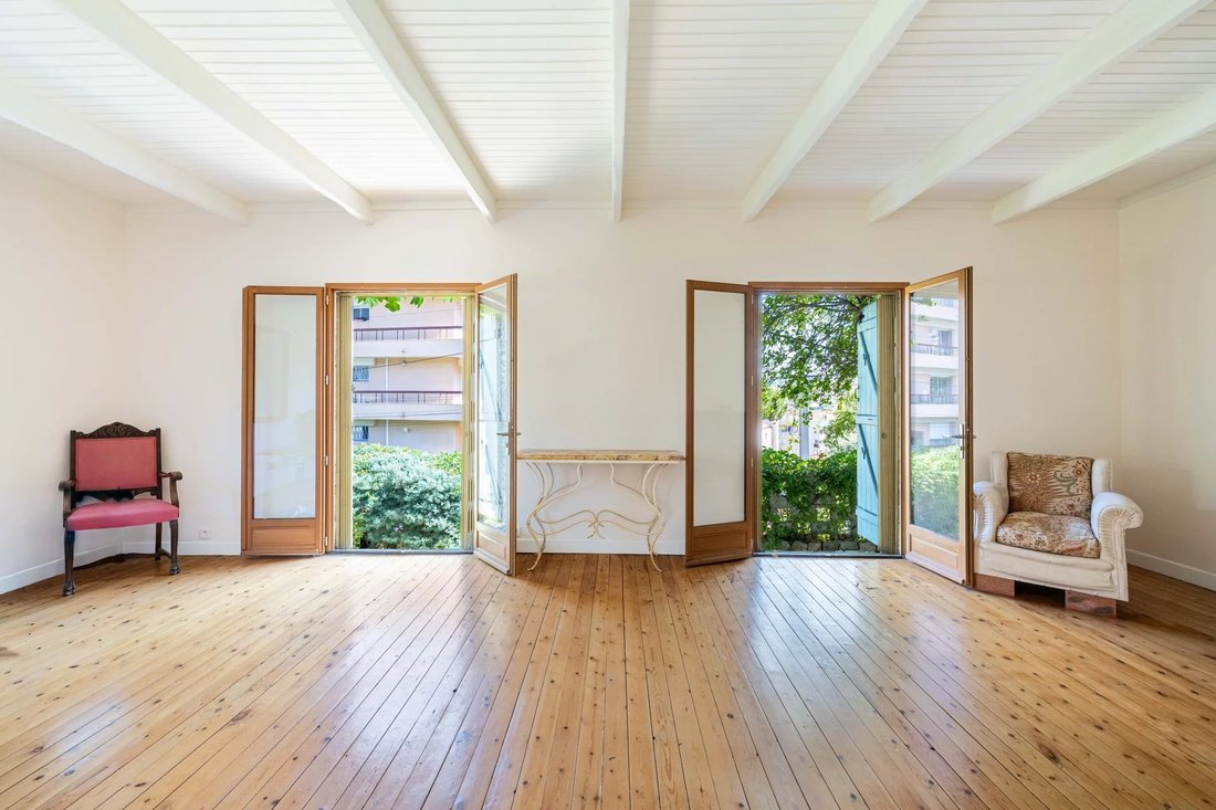 Haus in Menton, Provence-Alpes-Côte d'Azur, Frankreich 4 - 18907351
