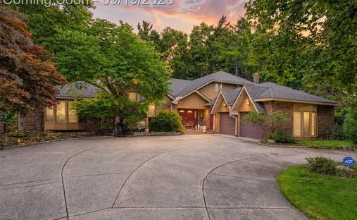 House in Farmington Hills, Michigan, United States 1