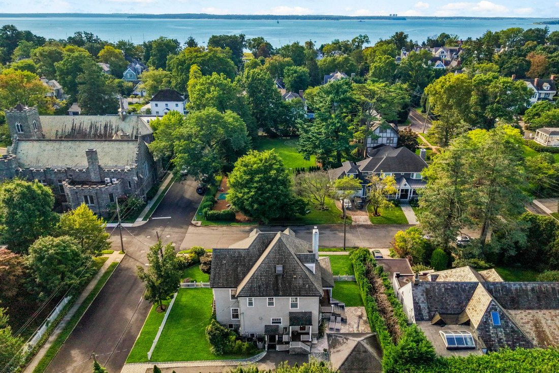 House in Larchmont, New York, United States 3 - 18918366