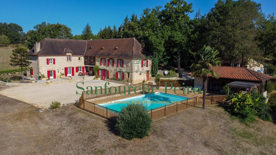Estate in Sarlat-la-Canéda, Nouvelle-Aquitaine, France 1 - 16501998