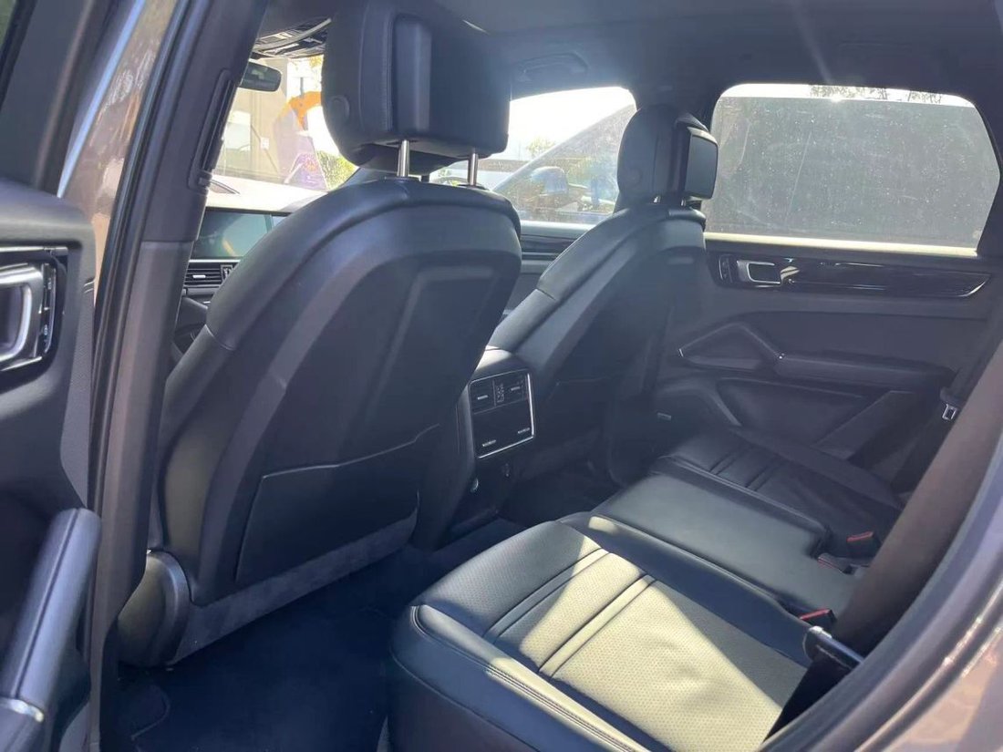 Suv in Costa Mesa, CA, United States 4 - 18914496