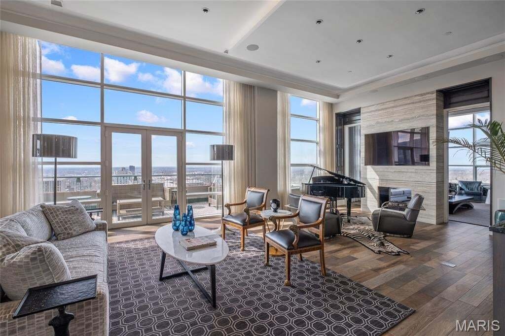 Condo in Clayton, Missouri, United States 1 - 18909339