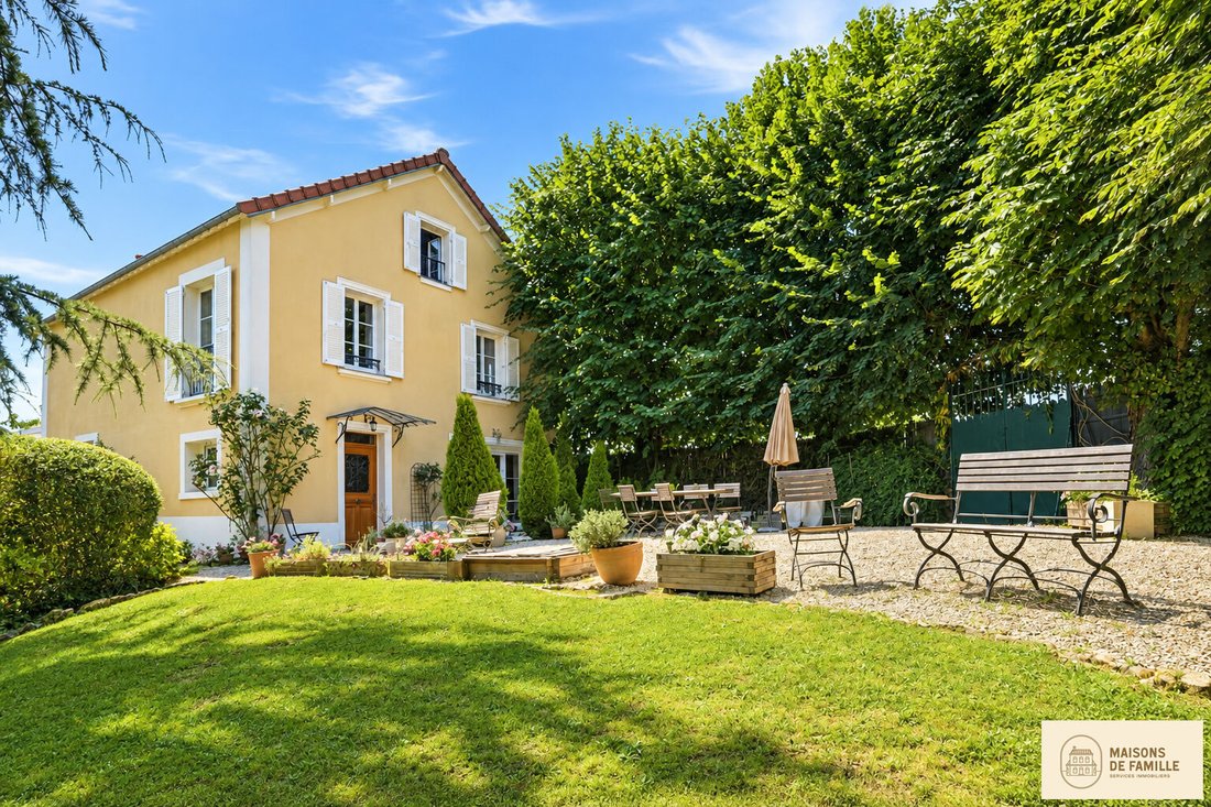 Villa in Gressets-Centre-Garenne-Bechevet, La Celle-Saint-Cloud, France 1 - 18914777