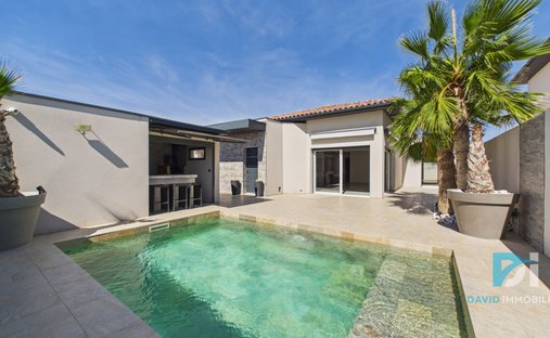 Villa à Ouest, Bessan, France 1