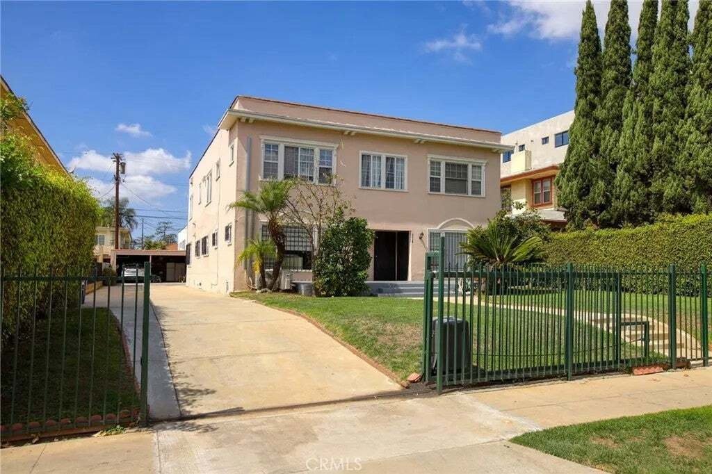 Los Angeles, California, United States 1 - 18913309