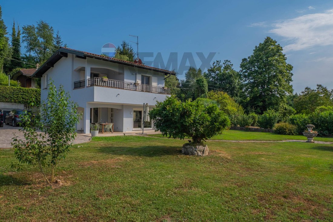 Villa in Vergiate, Lombardy, Italy 3 - 18918235