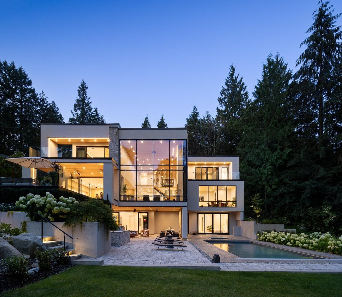 House in West Vancouver, British Columbia, Canada 1 - 18918324