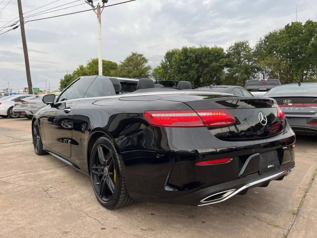 Cabriolet in Houston, TX, United States 3 - 18911792