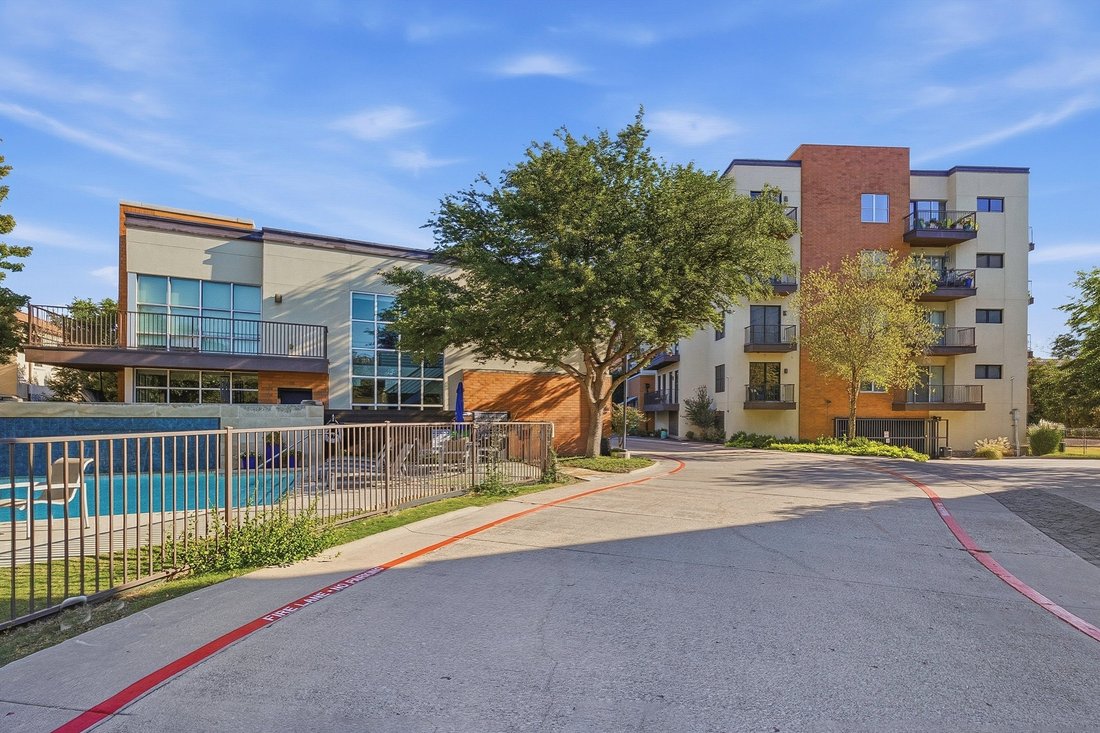 Fort Worth, Texas, United States 3 - 18921844