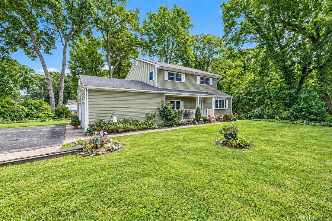 House in Lake Grove, New York, United States 3 - 18910682
