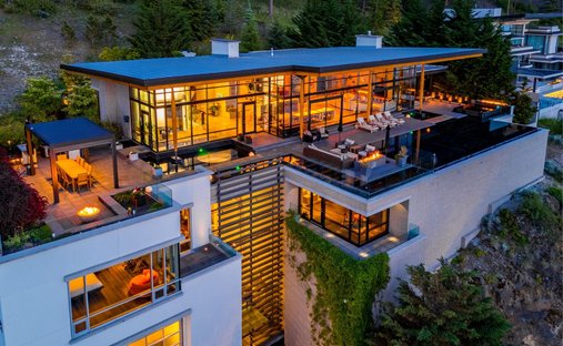 House in Kelowna, British Columbia, Canada 1