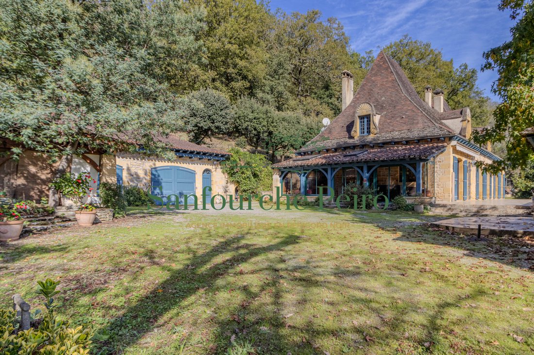 House in Sarlat-la-Canéda, Nouvelle-Aquitaine, France 3 - 16709971