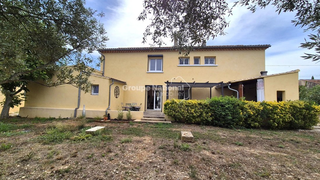 Villa in Aubignan, Provence-Alpes-Côte d'Azur, France 2 - 18911359
