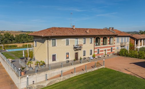 House in Frinco, Piedmont, Italy 1