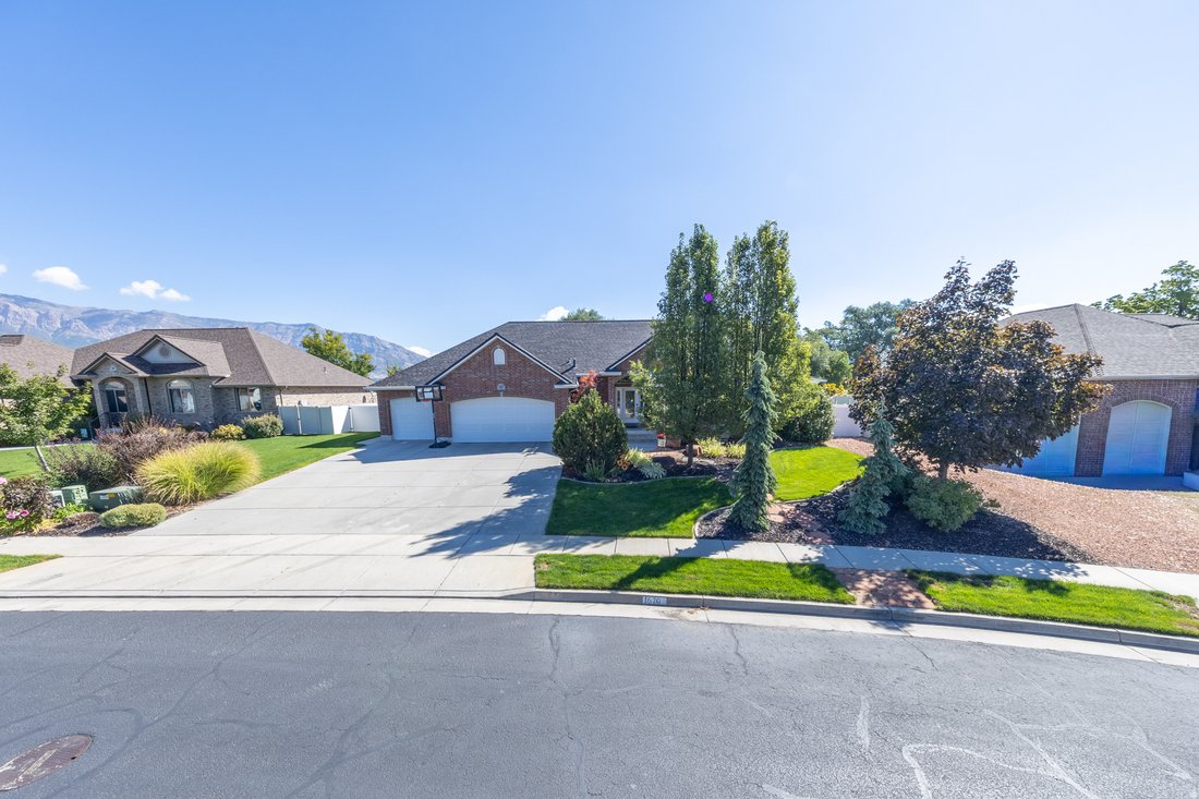 Ogden, Utah, United States 3 - 18920789