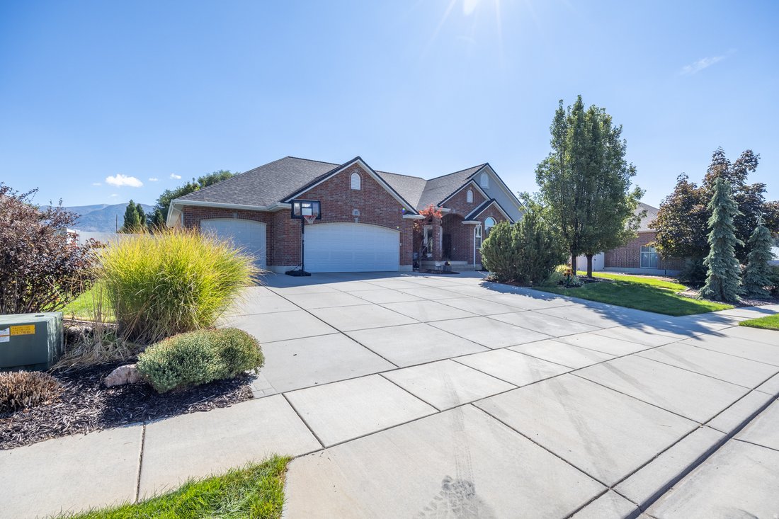 Ogden, Utah, United States 2 - 18920789