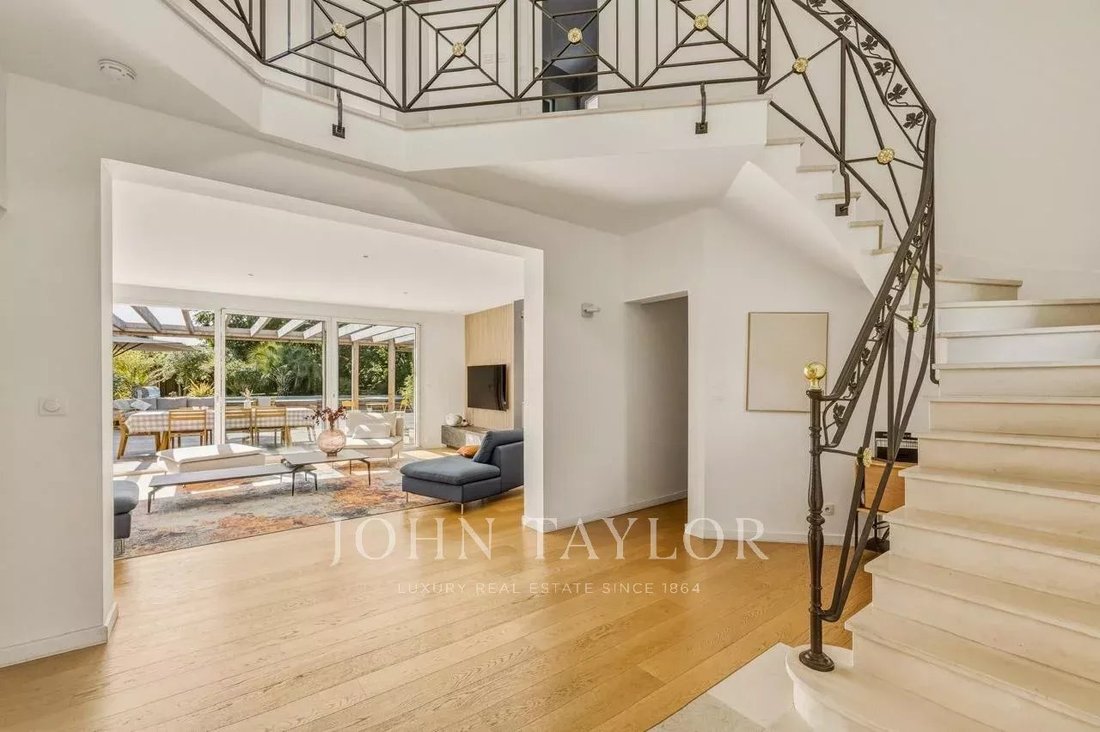 Townhouse in Carignan-de-Bordeaux, Nouvelle-Aquitaine, France 2 - 18907763