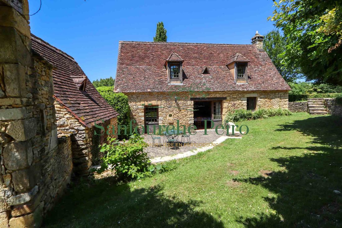 Estate in Sarlat-la-Canéda, Nouvelle-Aquitaine, France 1 - 16502187