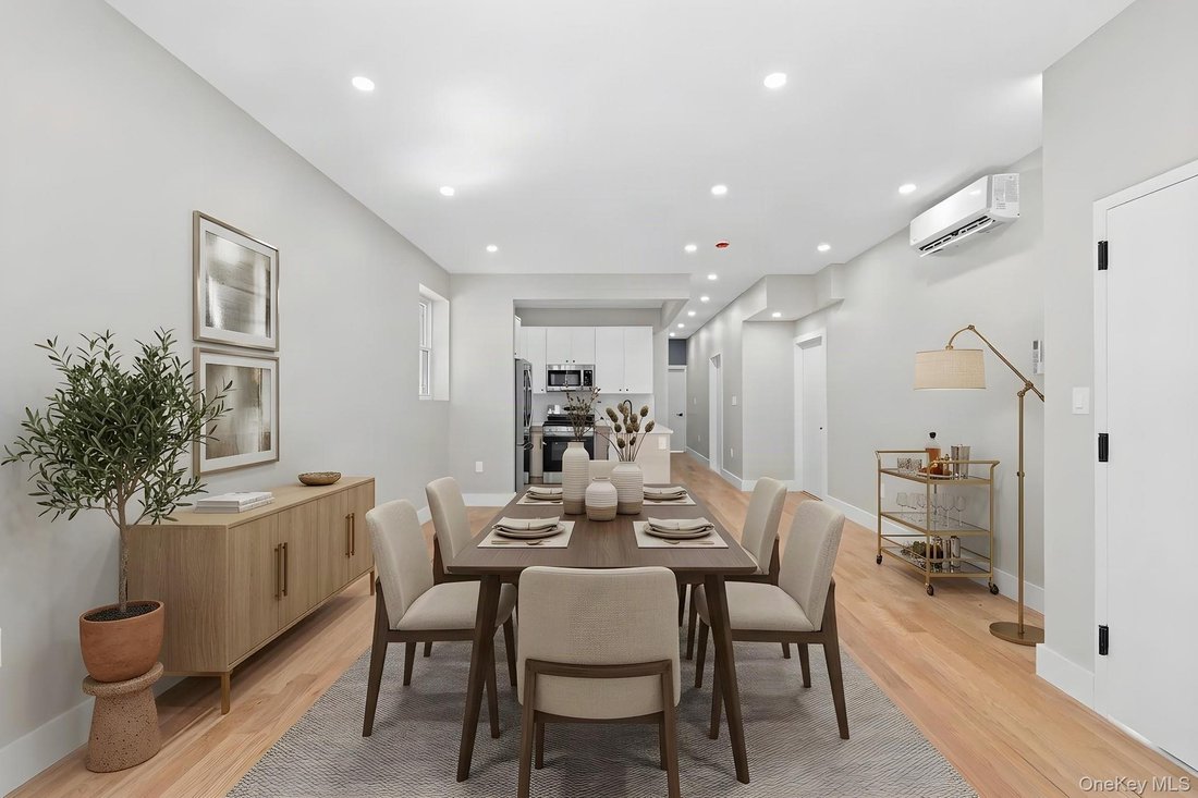 House in New York, New York, United States 3 - 18905756