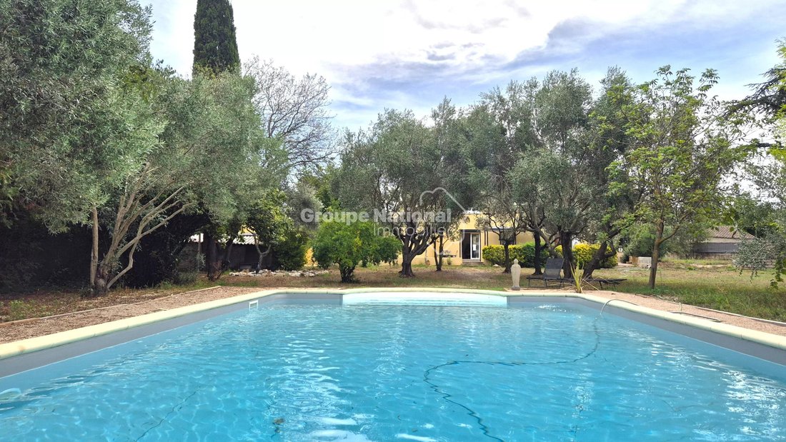 Villa in Aubignan, Provence-Alpes-Côte d'Azur, France 1 - 18911359