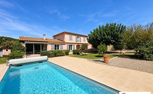 Villa in Lamanon, Provence-Alpes-Côte d'Azur, France 1
