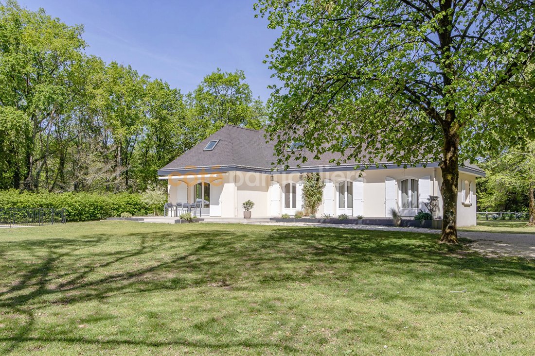 Villa in Côte Est, Treillieres, France 3 - 18921186