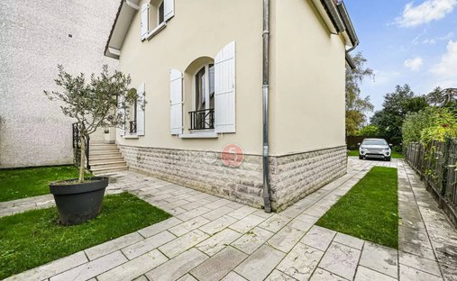 House in Thiers, Le Raincy, France 1