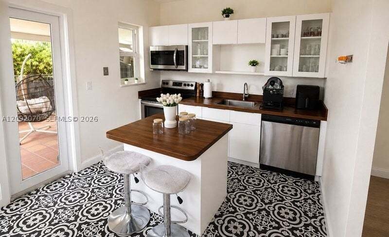 Miami, Florida, United States 3 - 18909752