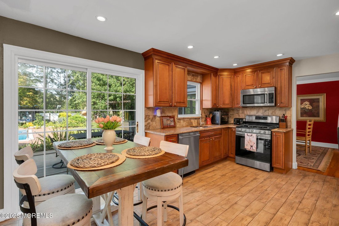 Freehold Township, New Jersey, United States 4 - 18912098