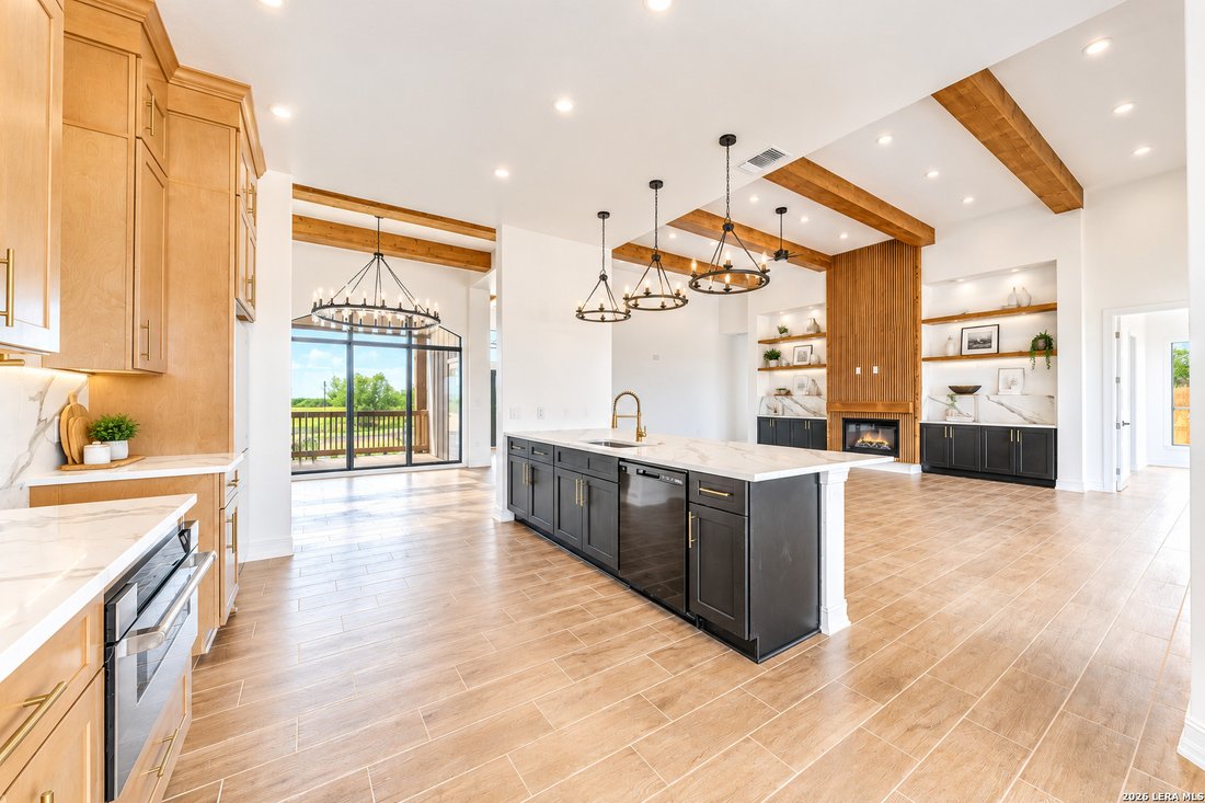 House in Floresville, Texas, United States 4 - 18512797