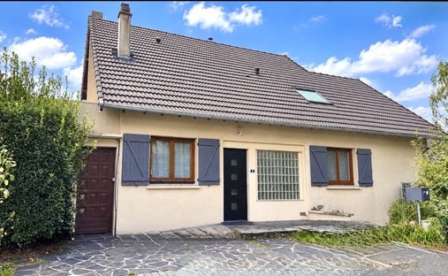 House in Ouest, Igny, France 1