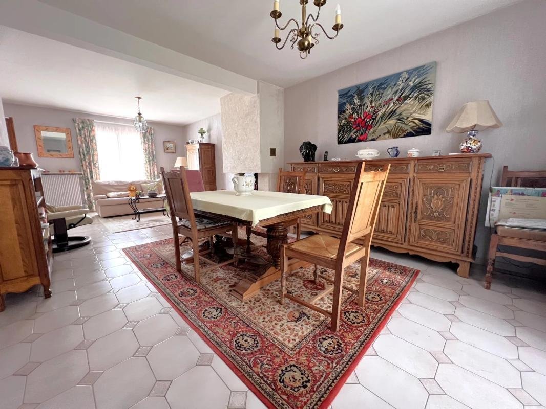 House in Les Clayes-sous-Bois, Ile-de-France, France 4 - 18911070