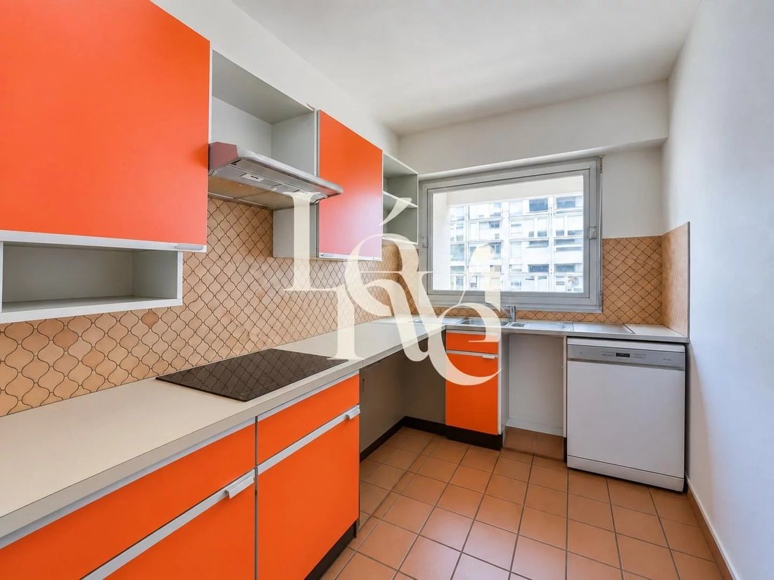 Apartment in Nationale-Deux Moulins, Paris 13e Arrondissement, Paris 4 - 17394255