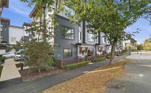 Townhouse in Langley Township, British Columbia, Canada 1