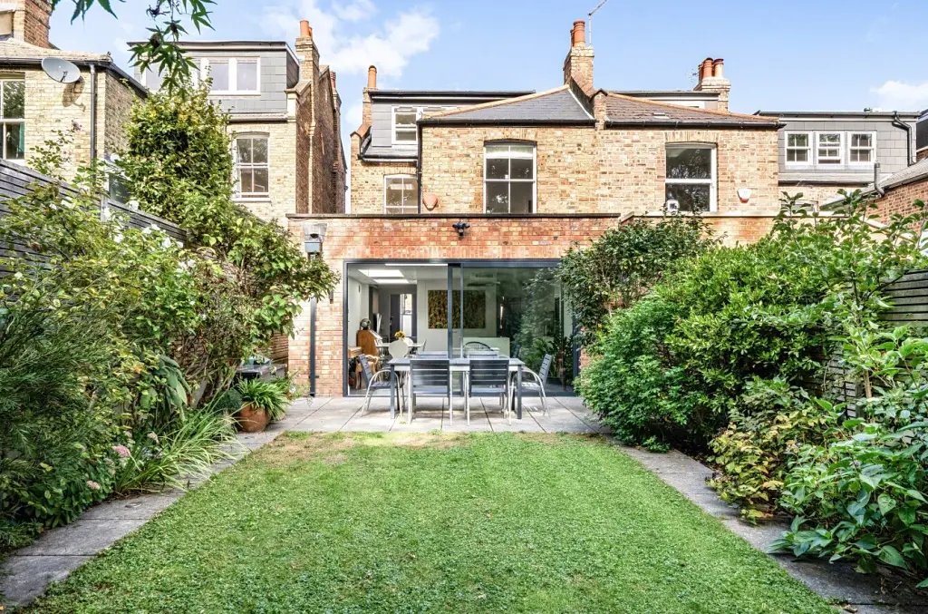 House in Holly Village, Haringey, England 5 - 18905867