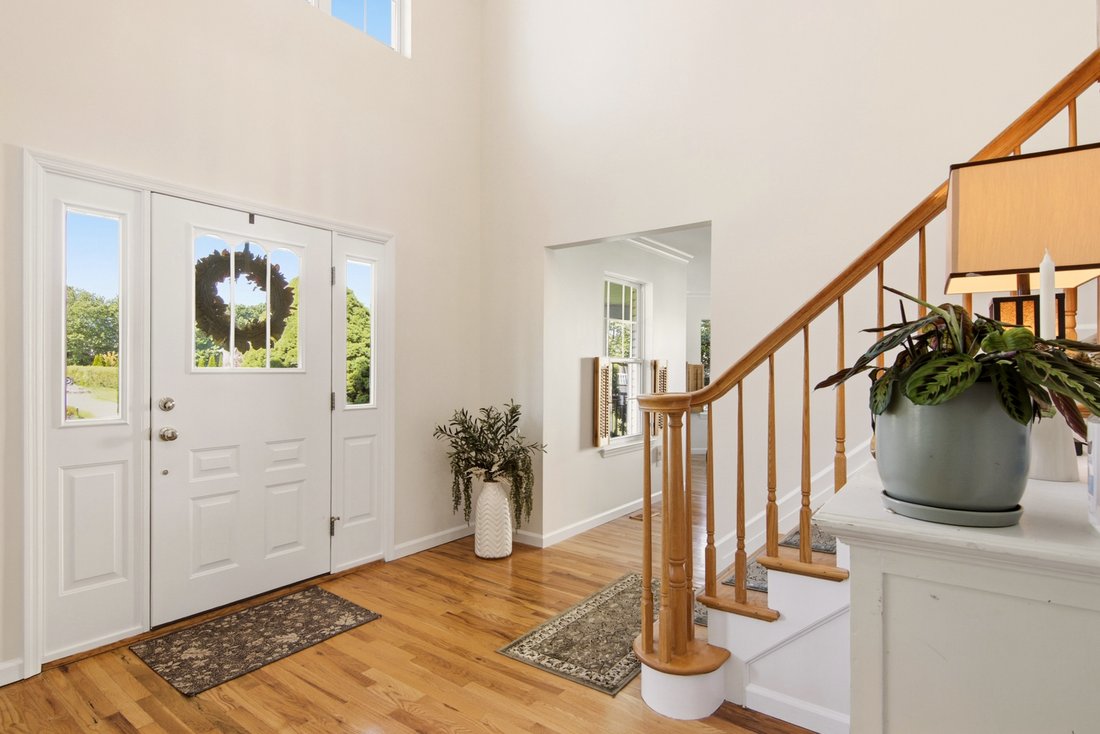 House in Manorville, New York, United States 3 - 18905322
