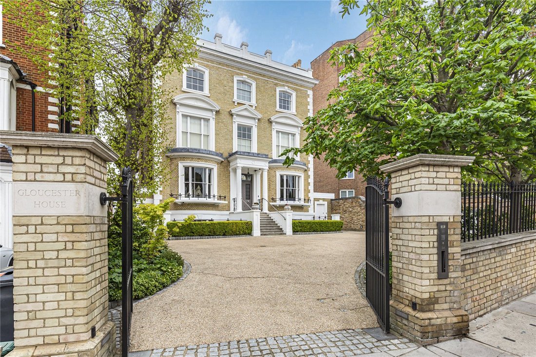 House in Richmond Upon Thames, England 1 - 18906970
