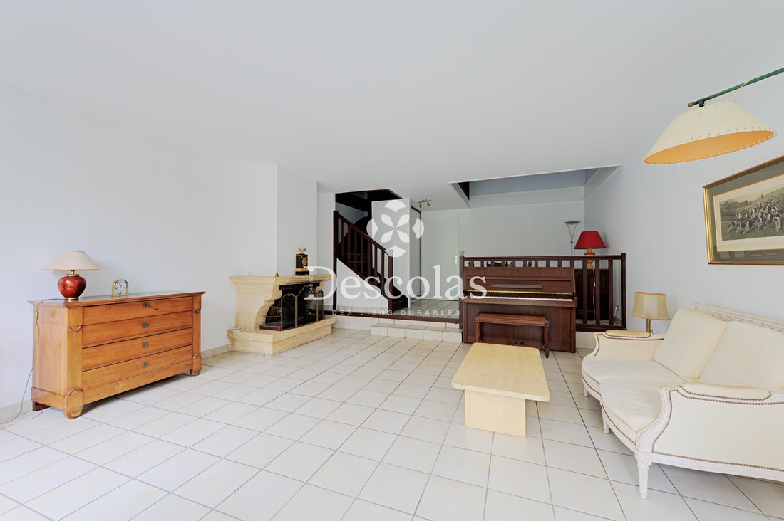 House in Forêt, Saint-Germain-en-Laye, France 2 - 18907242