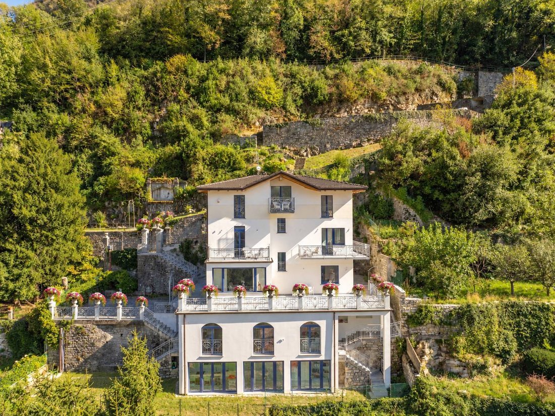 Villa in Torno, Lombardy, Lombardy, Italy 2 - 18912108