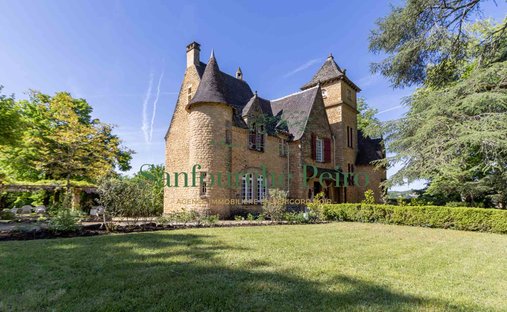 Estate in Sarlat-la-Canéda, Nouvelle-Aquitaine, France 1